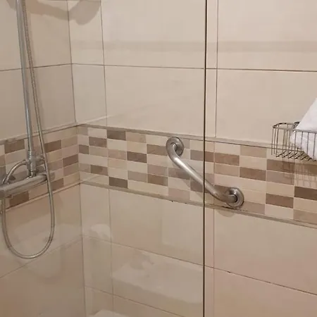 アパート With Heated Pools In アデヘ
